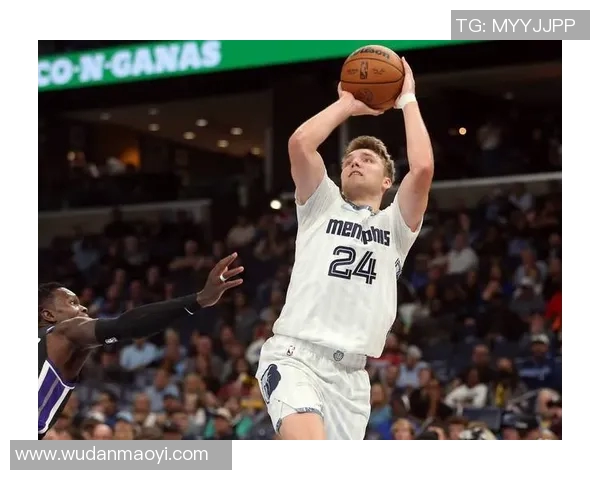 马刺与灰熊激战在即新浪体育全程直播精彩赛事分析