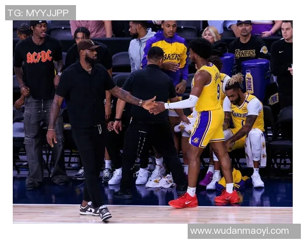 湖人对阵国王季前赛精彩回顾全场录像分析与亮点集锦 湖人对阵国王季前赛精彩回顾全场录像分析与亮点集锦