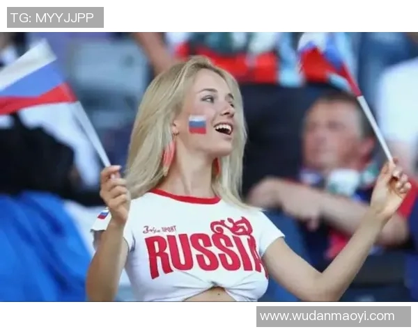 意大利女队与俄罗斯女队的精彩对决展现足球魅力与团队精神